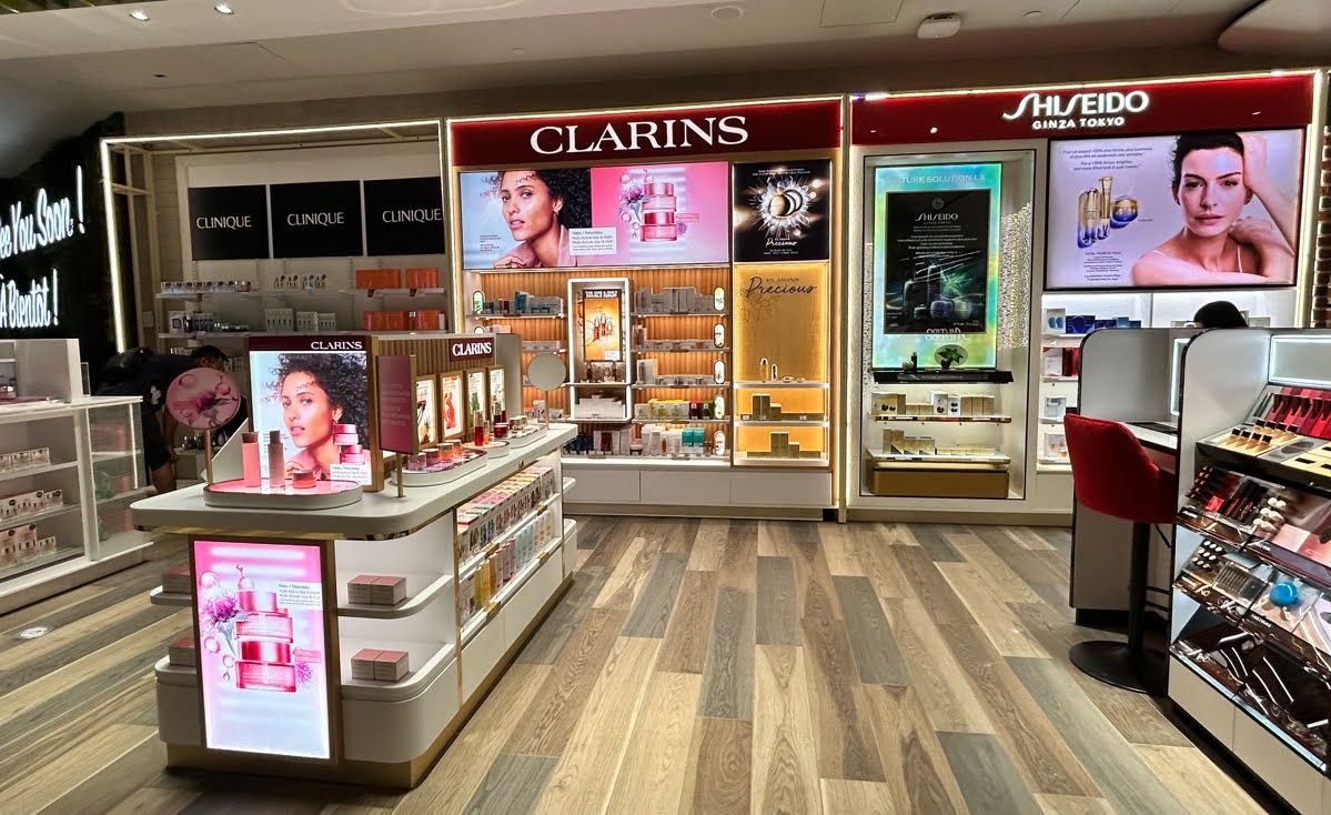 Clarins | Retail Displays