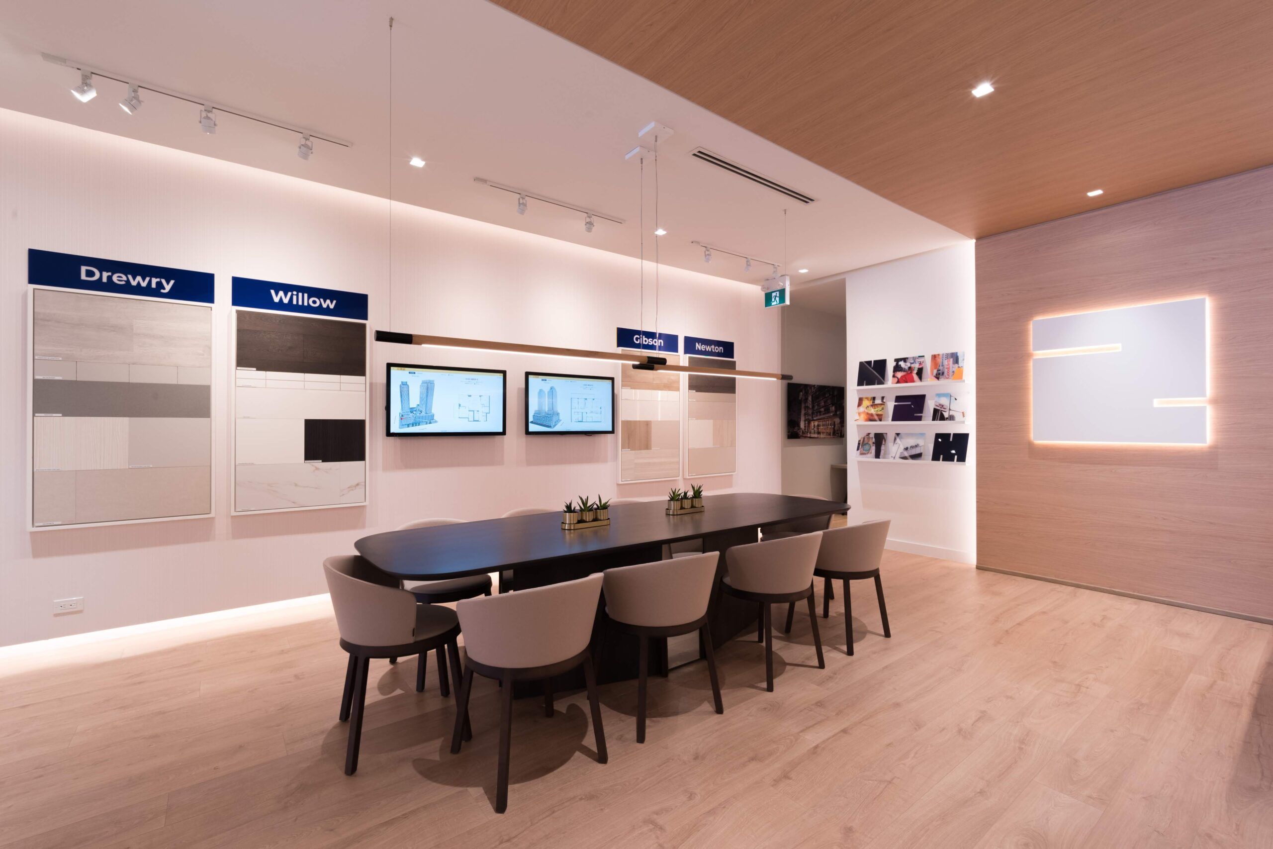 M2M Condos | Presentation Centre